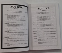Load image into Gallery viewer, JULIUS CAESAR - William Shakespeare, SparkNotes