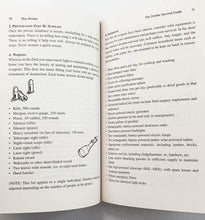 Load image into Gallery viewer, THE ZOMBIE SURVIVAL GUIDE - Max Brooks