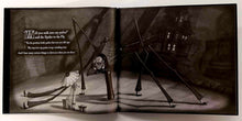 Load image into Gallery viewer, THE SPIDER AND THE FLY - Mary Howitt, Tony DiTerlizzi