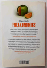 Load image into Gallery viewer, FREAKONOMICS - Steven D. Levitt, Stephen J. Dubner