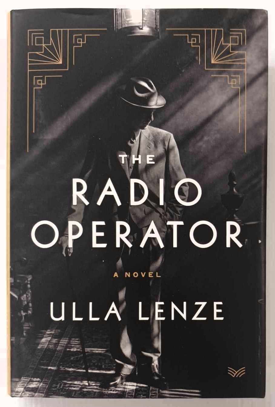 THE RADIO OPERATOR - Ulla Lenze