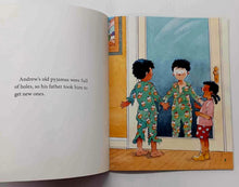 Load image into Gallery viewer, PYJAMA DAY! - Robert Munsch