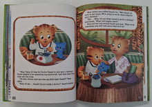 Load image into Gallery viewer, DANIEL TIGER&#39;S 5-MINUTE STORIES - Various
