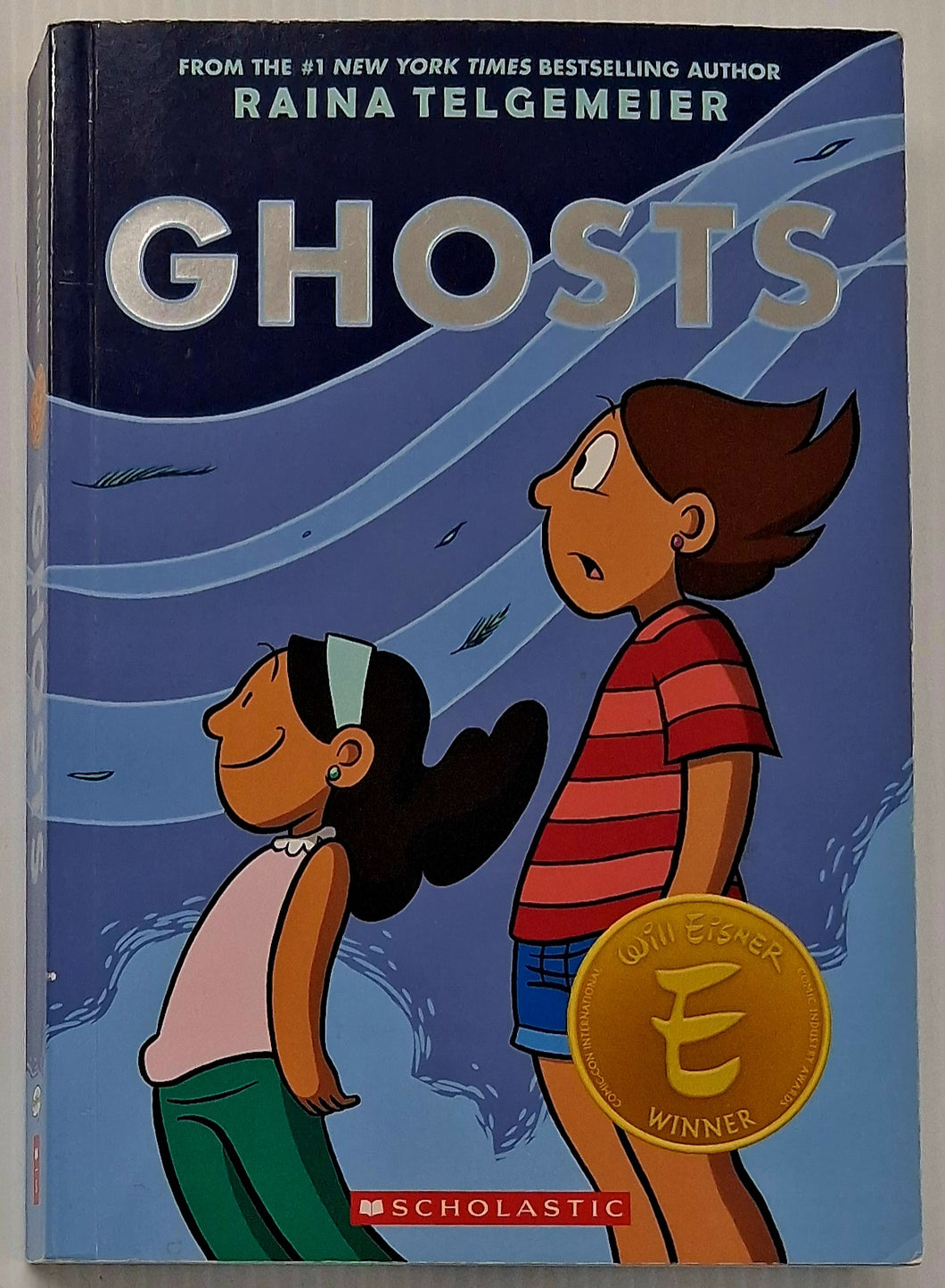 GHOSTS - Raina Telgemeier