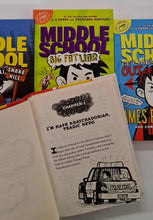 Load image into Gallery viewer, MIDDLE SCHOOL (SET) - James Patterson, Chris Tebbetts
