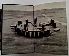Load image into Gallery viewer, CIRCLE OF DAYS - Ken Follett
