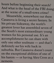 Load image into Gallery viewer, KISS THE GIRLS - James Patterson
