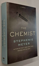 Load image into Gallery viewer, THE CHEMIST - Stephanie Meyer

