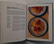 Load image into Gallery viewer, AN A-Z OF PASTA - Rachel Roddy
