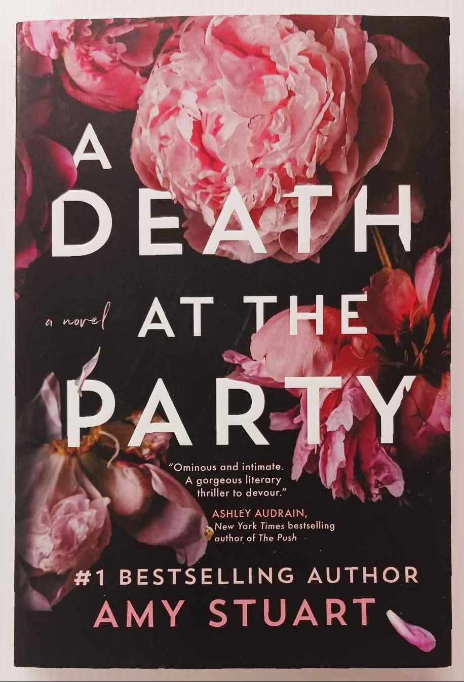 A DEATH AT THE PARTY - Amy Stuart