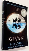 Load image into Gallery viewer, THE GIVER - Lois Lowry
