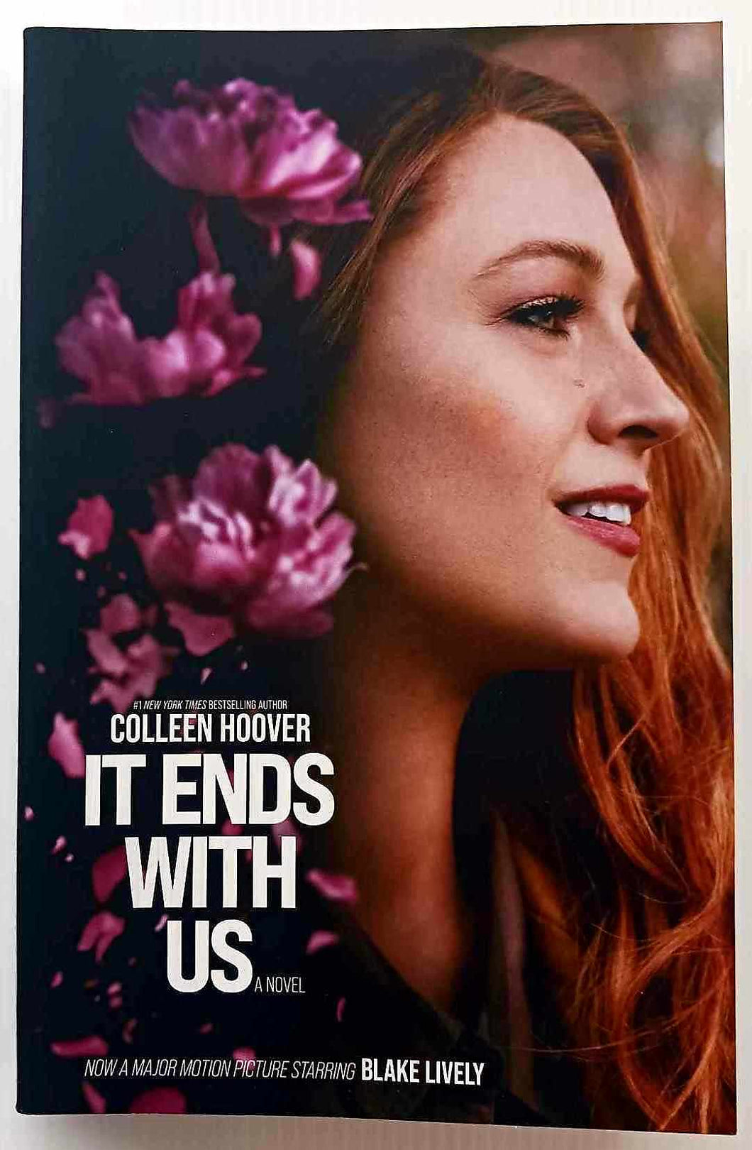 IT ENDS WITH US - Colleen Hoover