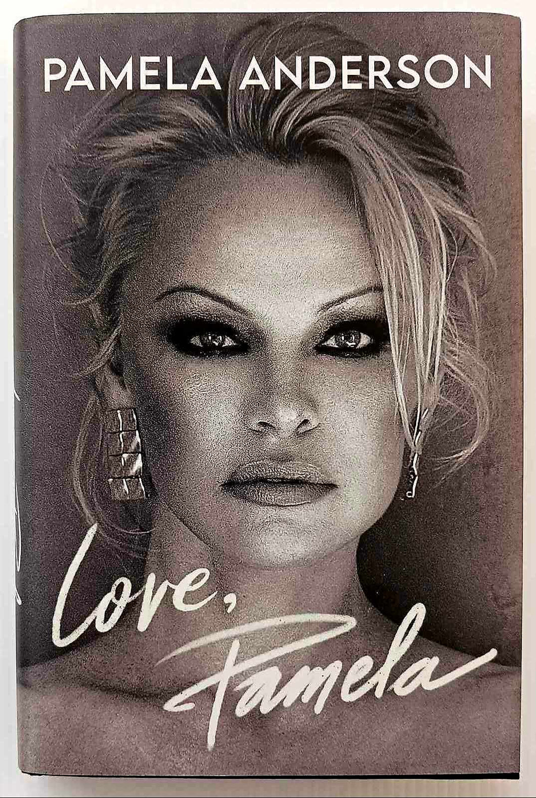 LOVE, PAMELA - Pamela Anderson