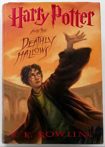 HARRY POTTER AND THE DEATHLY HALLOWS - J.K. Rowling