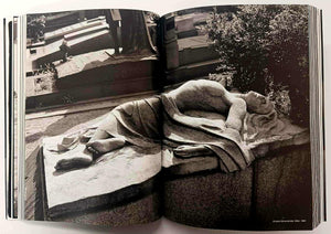 A PHOTOGRAPHER'S LIFE - Annie Leibovitz