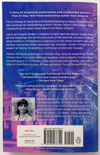 Load image into Gallery viewer, TONIGHT AND ALWAYS - Nora Roberts
