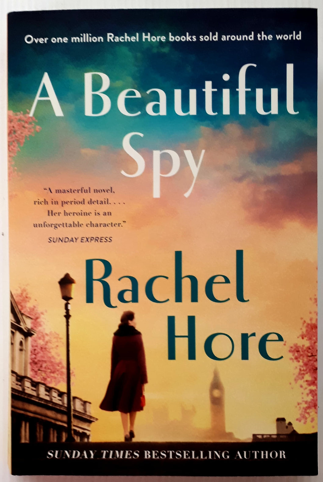 A BEAUTIFUL SPY - Rachel Hore