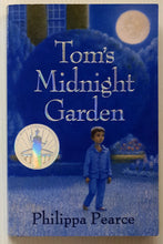 Load image into Gallery viewer, TOM&#39;S MIDNIGHT GARDEN - Philippa Pearce
