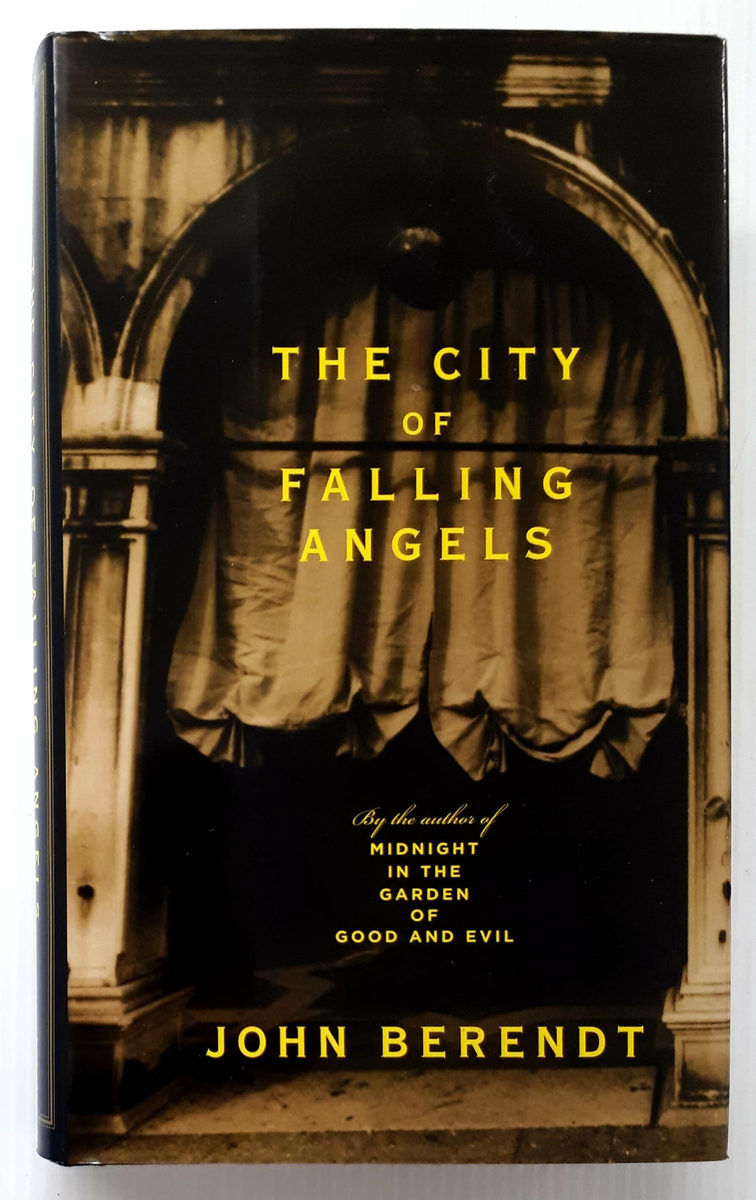THE CITY OF FALLING ANGELS - John Berendt