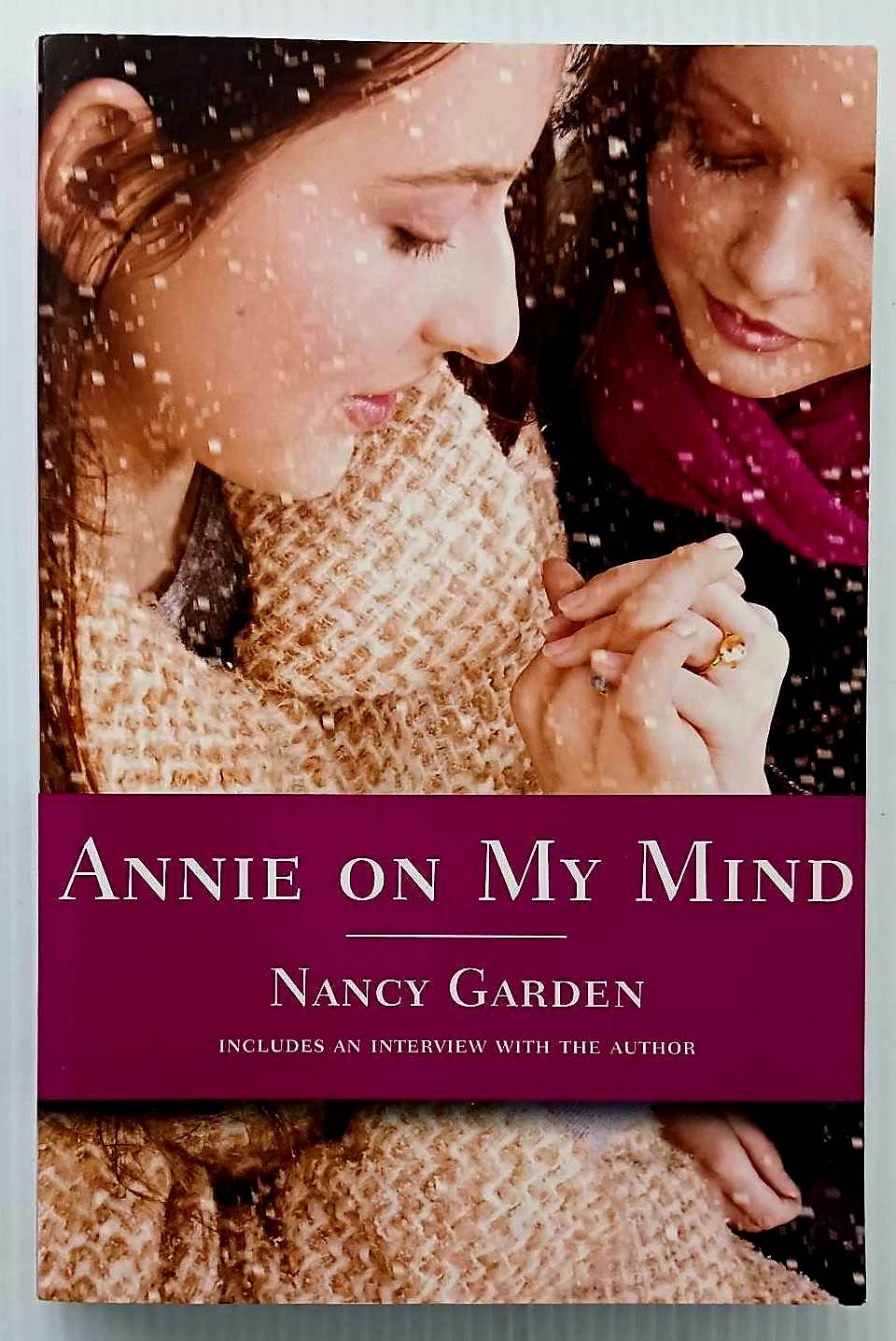ANNIE ON MY MIND - Nancy Garden