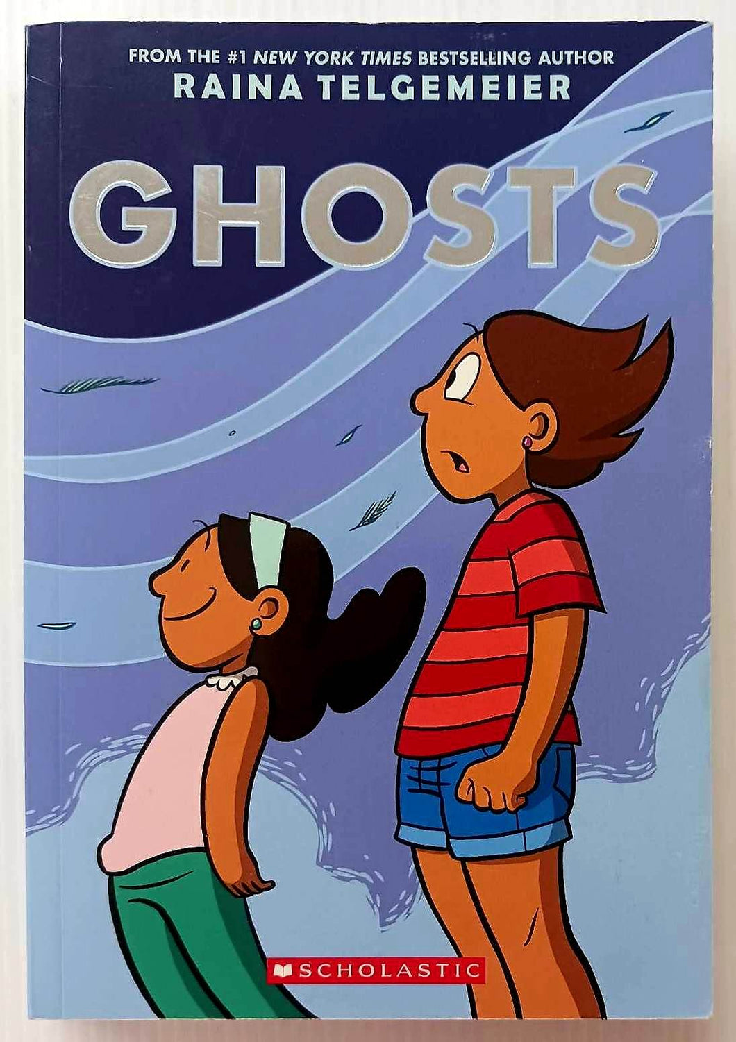 GHOSTS - Raina Telgemeier